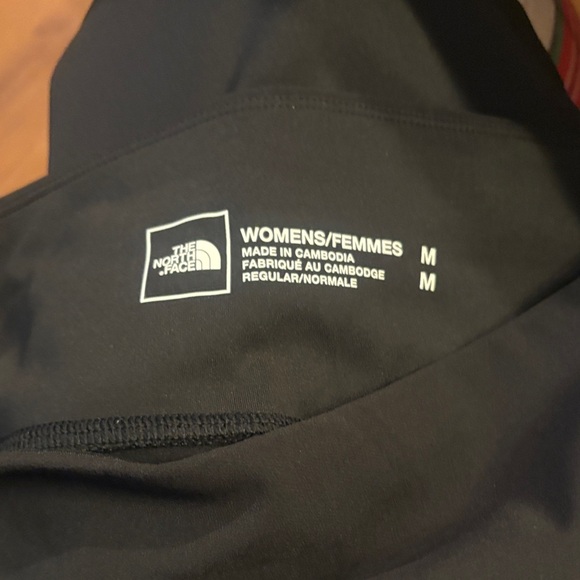 The North Face women’s Black Leggings - Picture 4 of 4
